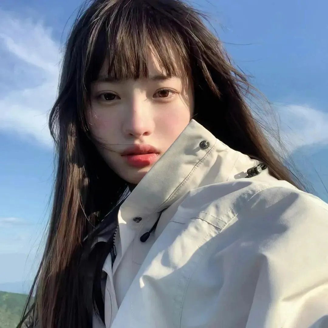 一个攞景的少年